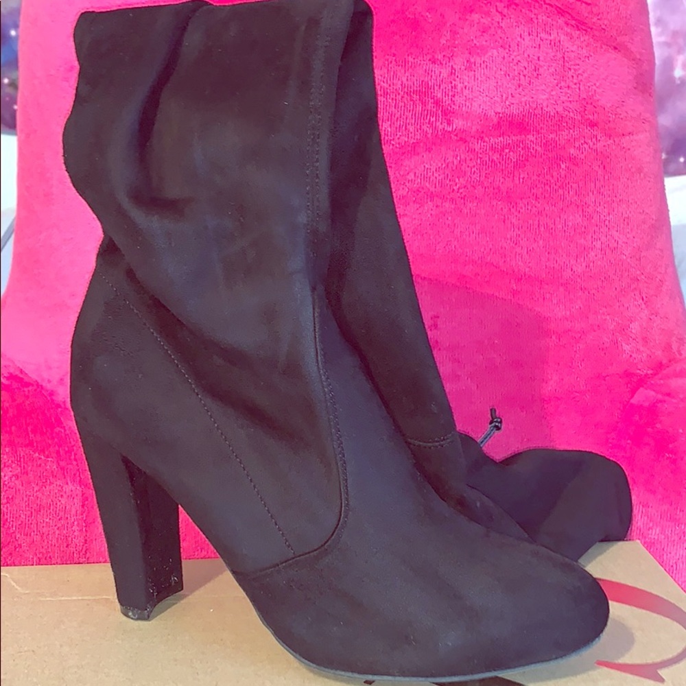 Thigh boots